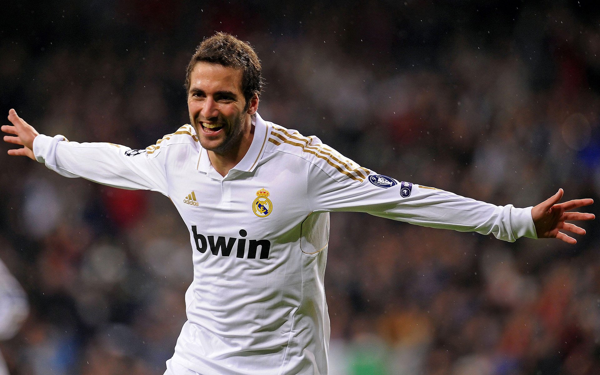 《王者荣耀》年度最强战队评选激烈，玩家投票热火朝天，王者荣耀最强战队的名字是什么