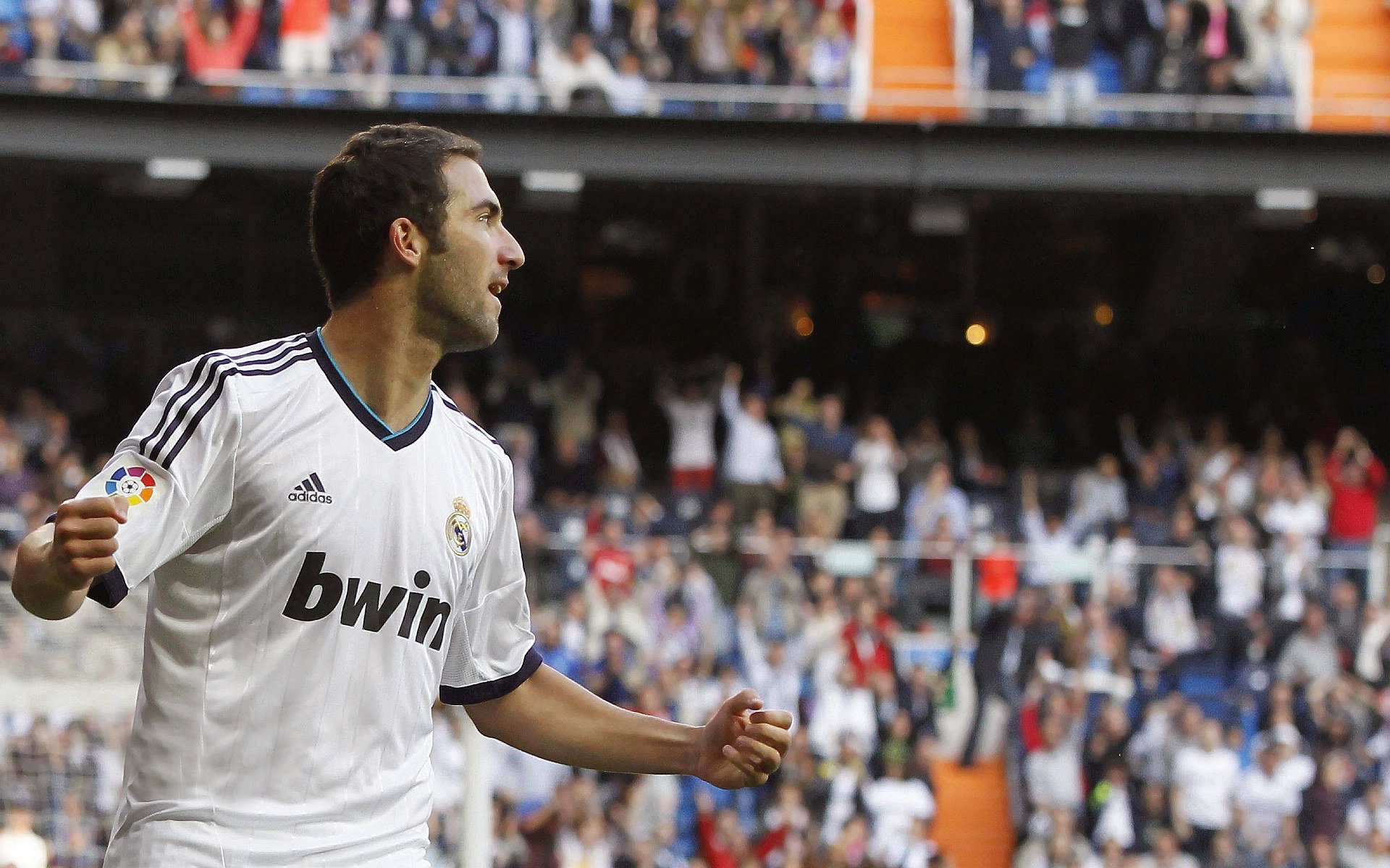 欧冠焦点之战：巴黎圣日耳曼vs拜仁慕尼黑，欧冠一场巅峰对决，谁能笑到最后？